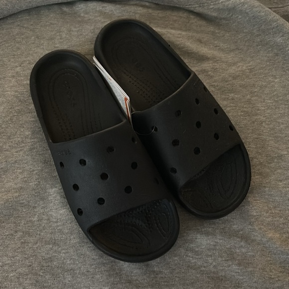 CROCS Classic Black Slide Sandals - Picture 2 of 3